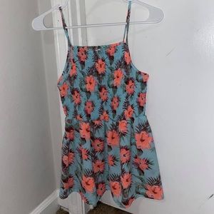 Size Large. Smoke & pet free home!